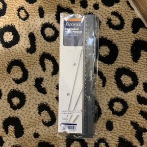 Filofax A4 portable hole punch 290118